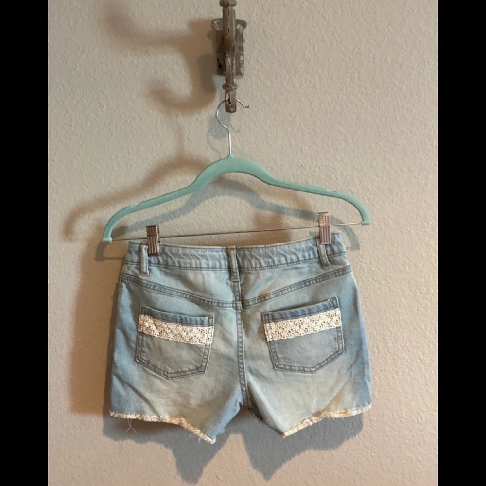 Cat & Jack Lace Trim Light Denim Stretch Shorts​​​​​​​​​